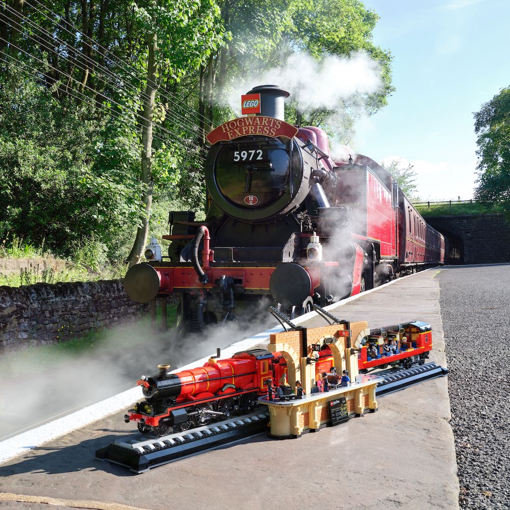ALL ABOARD! NOW YOU CAN PLAY AND STAY ON THE LEGO HARRY POTTER HOGWARTS EXPRESS